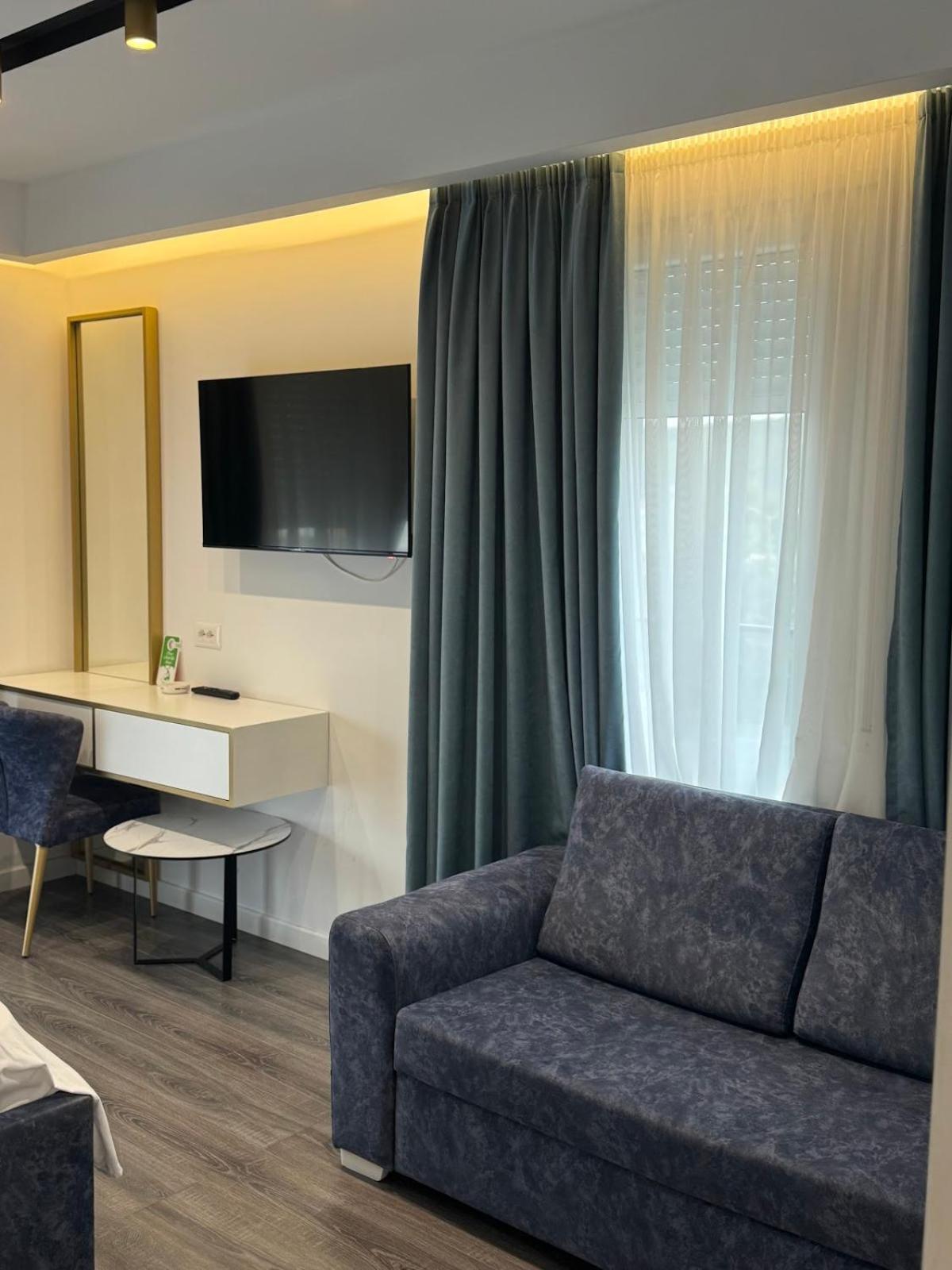 Hotel Bar Restorant Ylli 4*