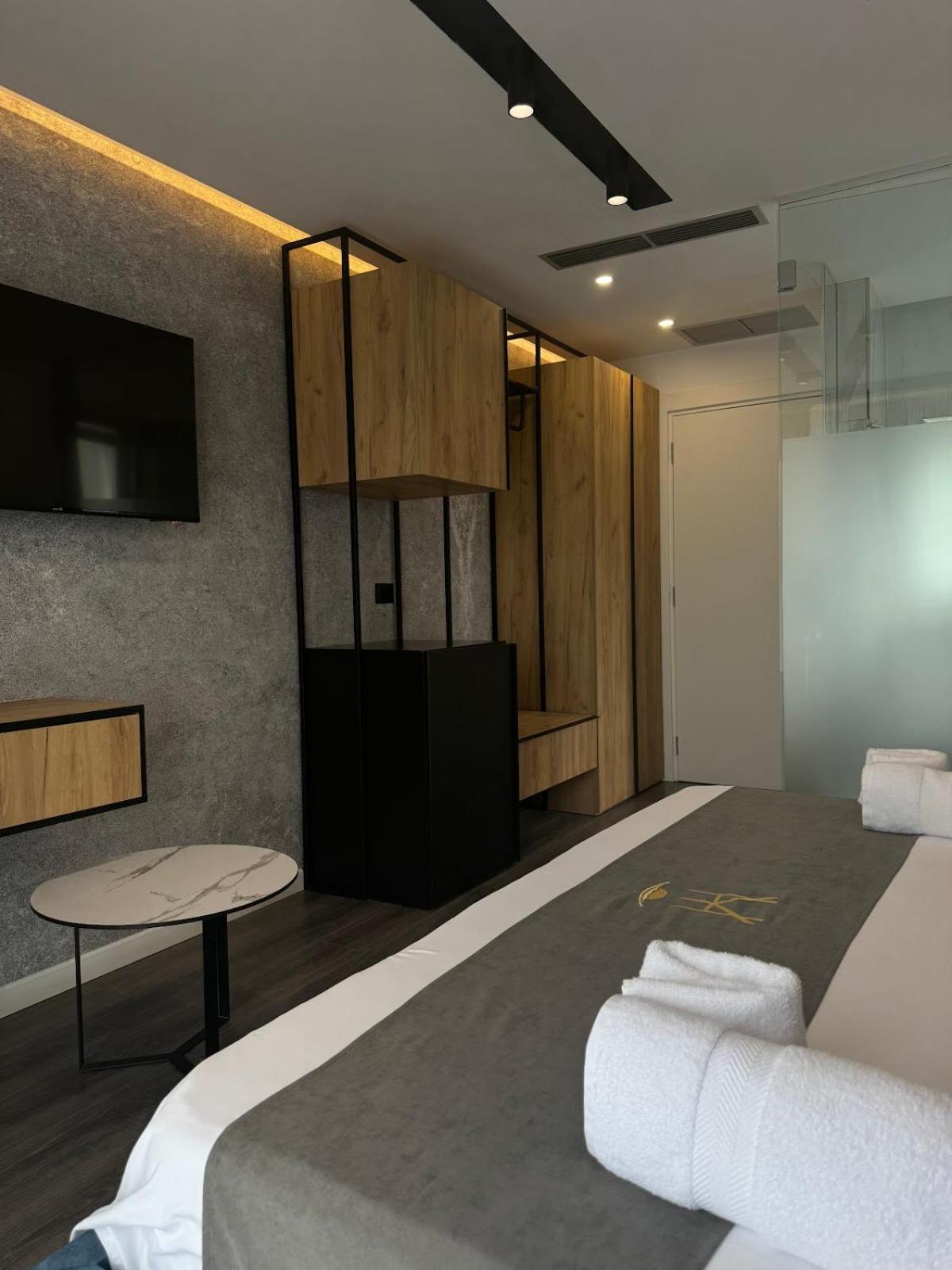 Bar Restorant Ylli Hotel 4*